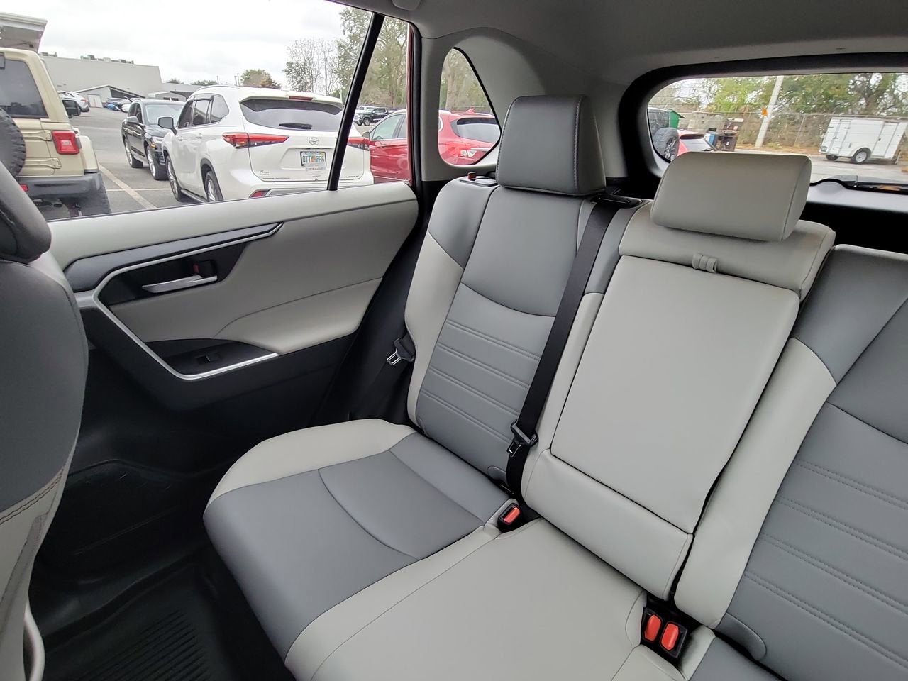 2023 Toyota RAV4 Hybrid XLE Premium