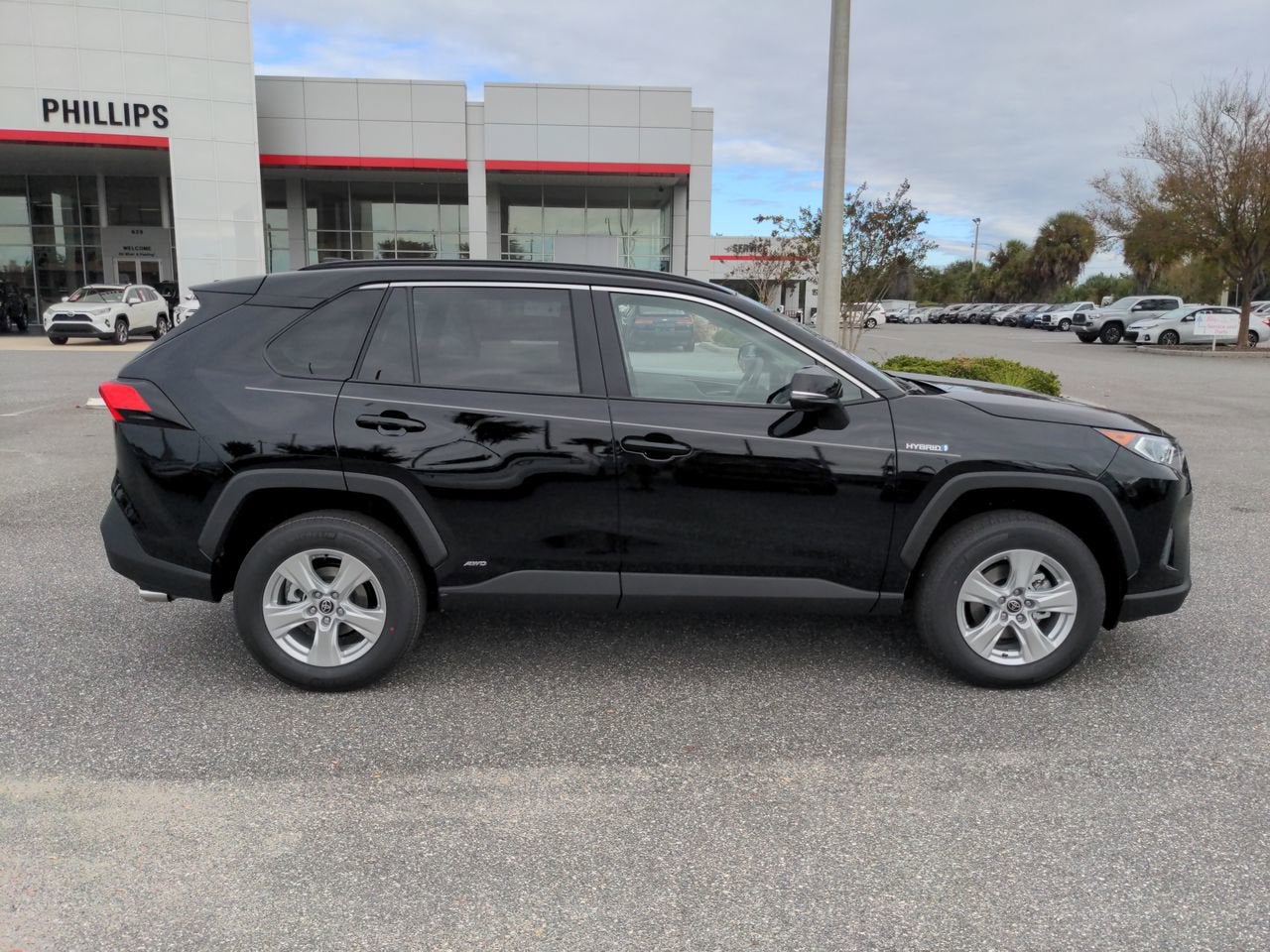 2021 Toyota RAV4 Hybrid XLE