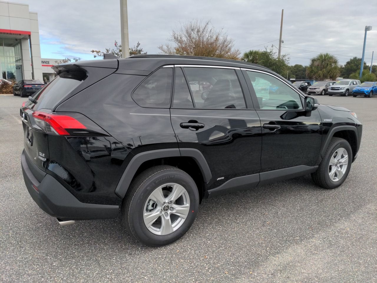 2021 Toyota RAV4 Hybrid XLE