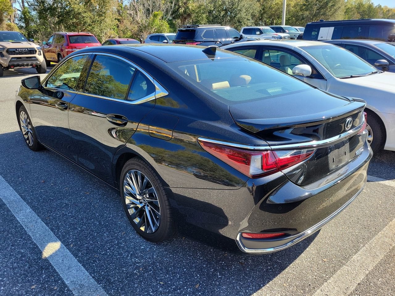 2024 Lexus ES 300h Ultra Luxury