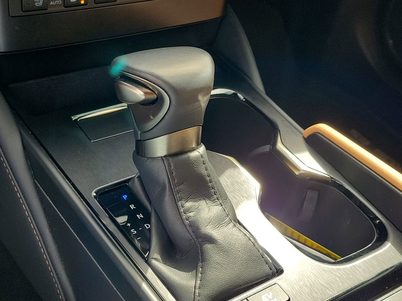 2024 Lexus ES 300h Ultra Luxury