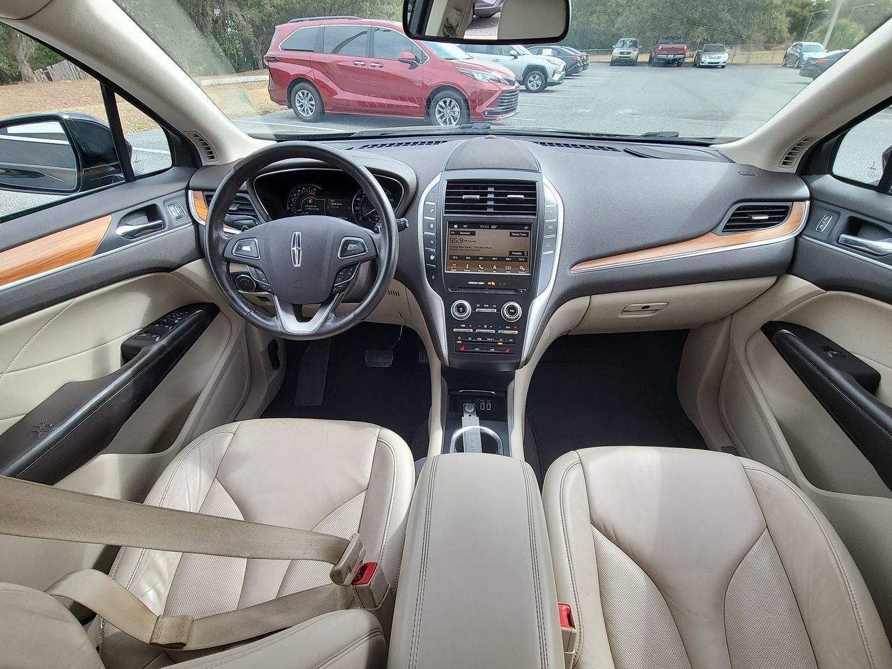 Used 2019 Lincoln MKC Select with VIN 5LMCJ2C92KUL20778 for sale in Leesburg, FL