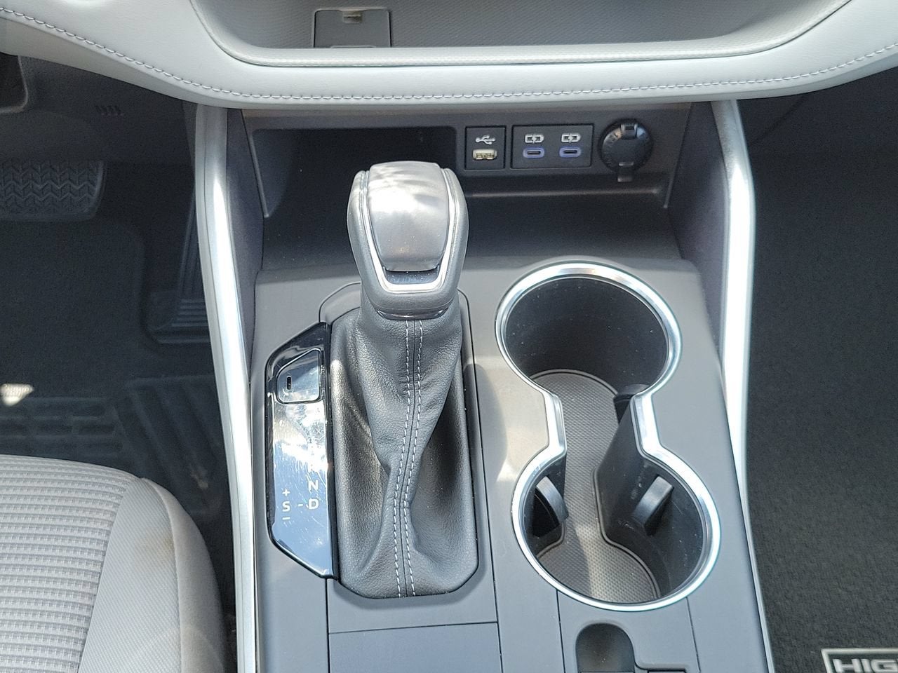 2022 Toyota Highlander Hybrid LE