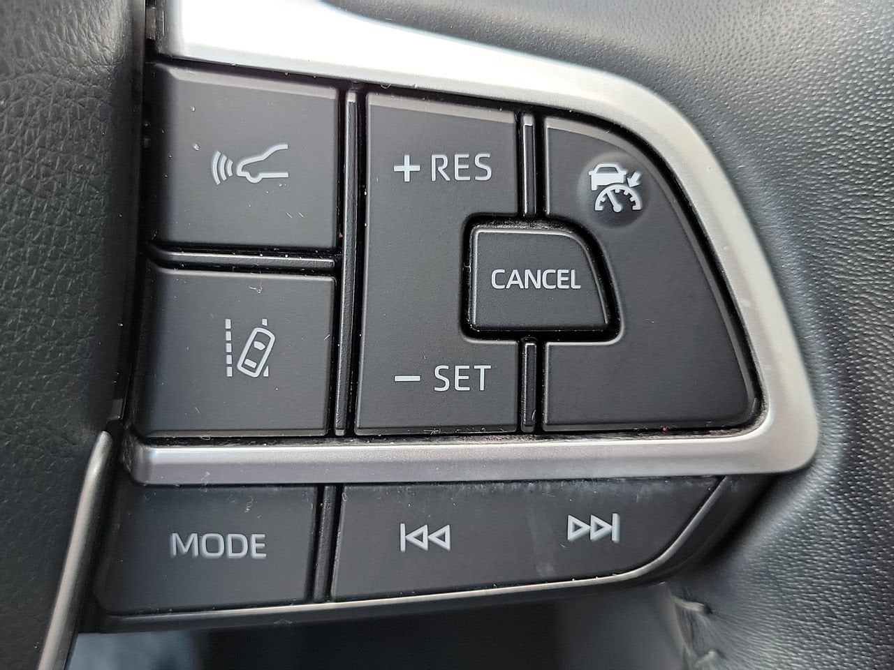 2022 Toyota Highlander Hybrid LE