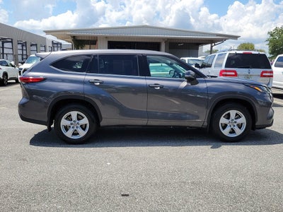2022 Toyota Highlander Hybrid LE