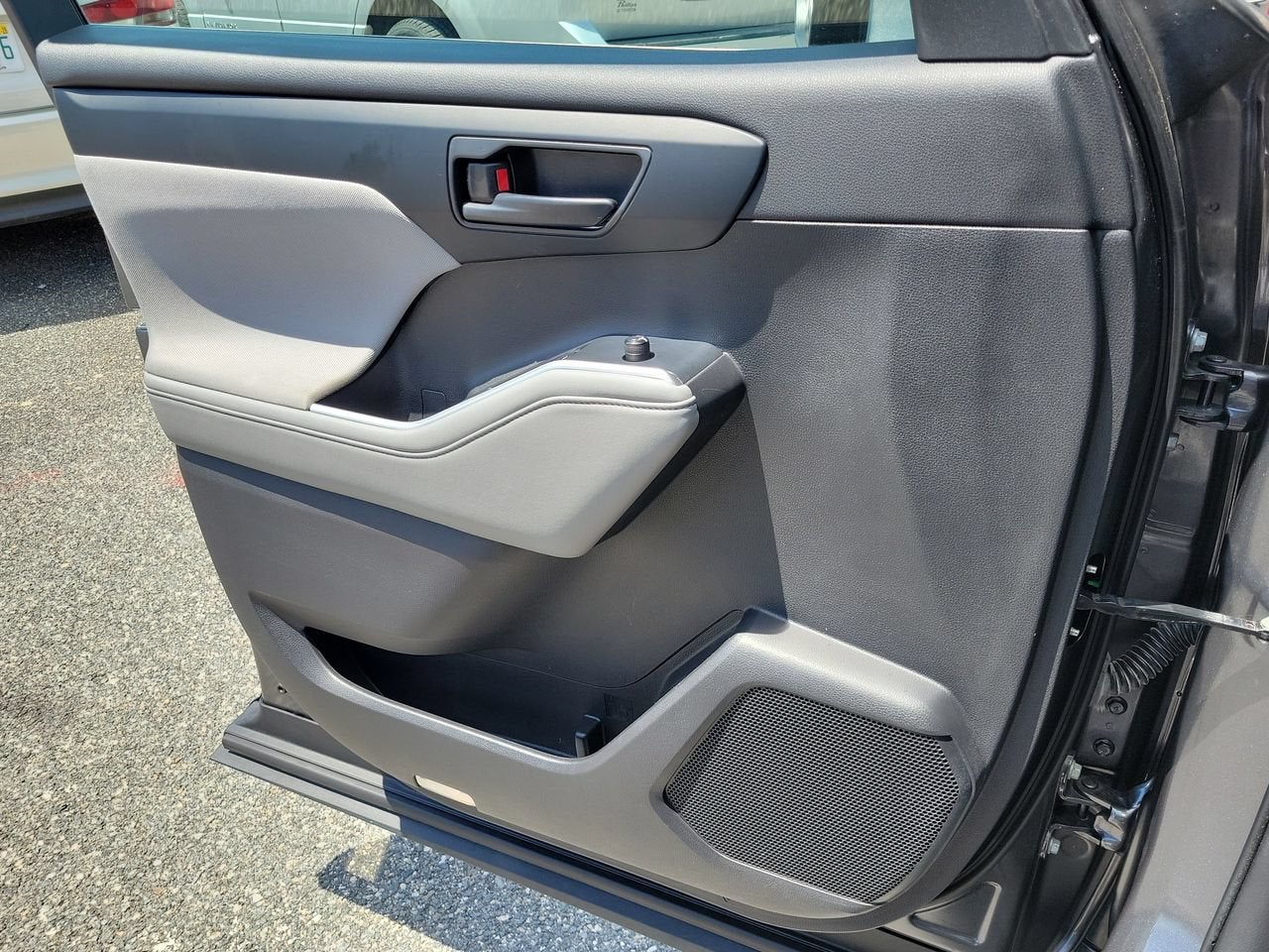 2022 Toyota Highlander Hybrid LE