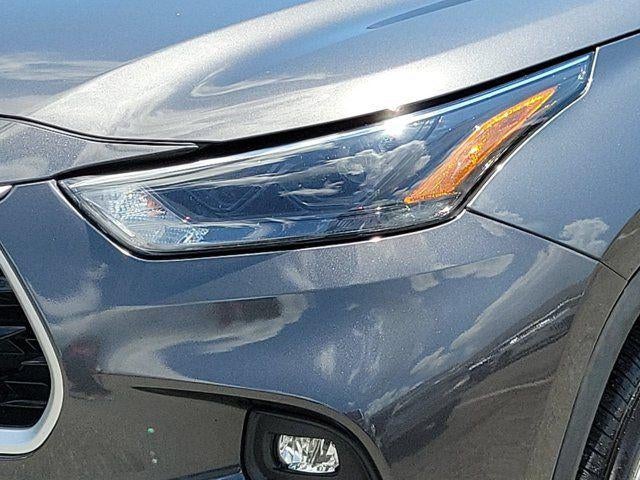 2022 Toyota Highlander Hybrid LE