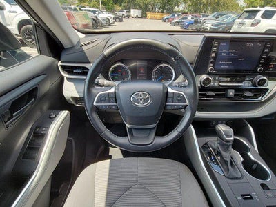 2022 Toyota Highlander Hybrid LE