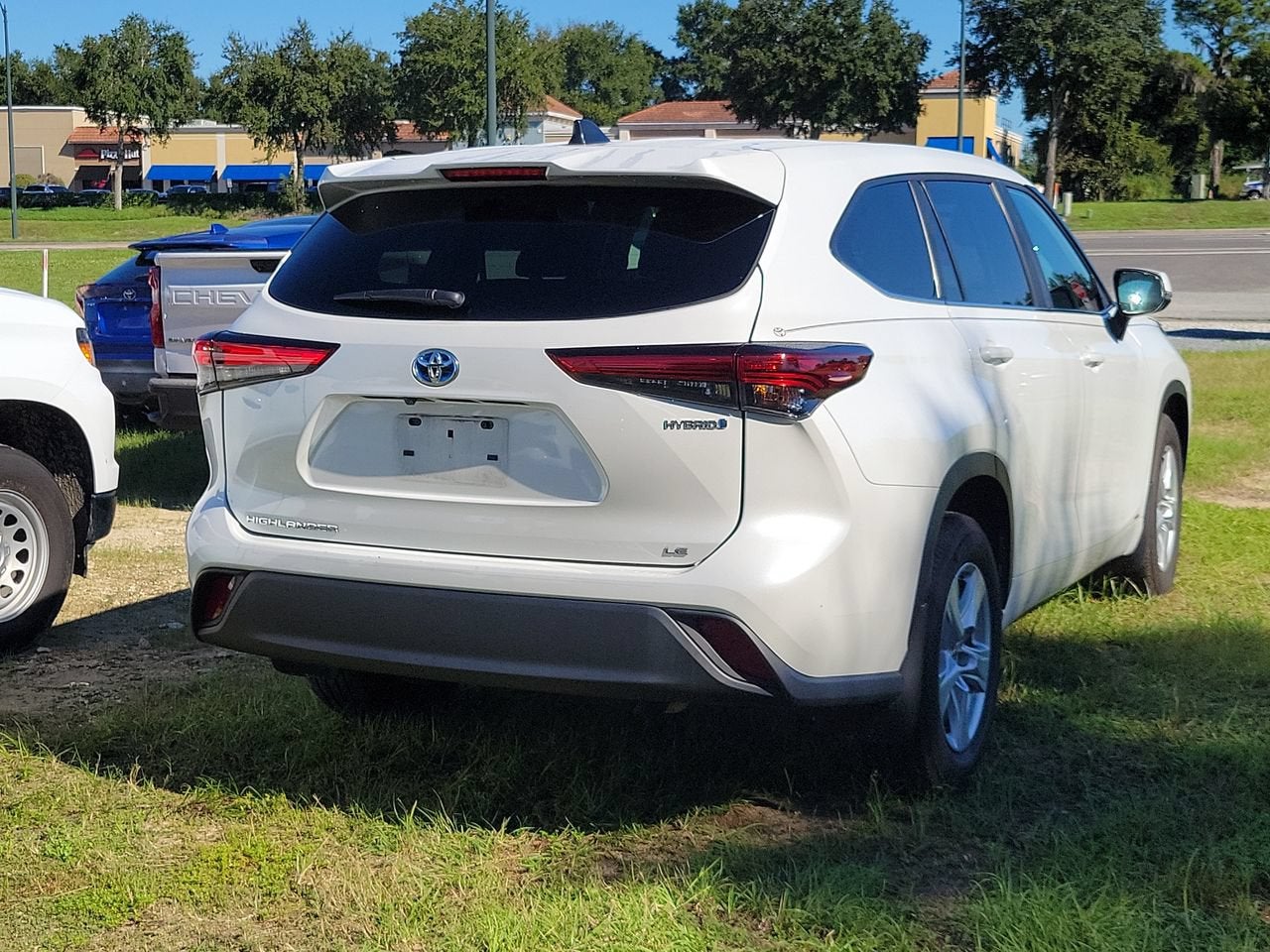 2023 Toyota Highlander Hybrid LE