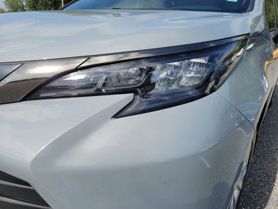 2023 Toyota Sienna Woodland Edition