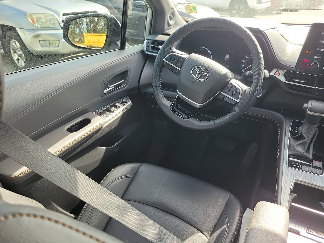 2023 Toyota Sienna Woodland Edition