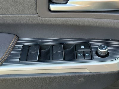 2023 Toyota Sienna Woodland Edition