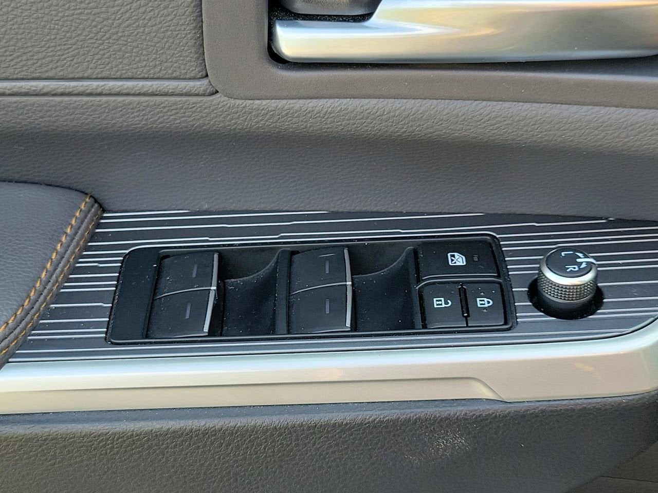 2023 Toyota Sienna Woodland Edition