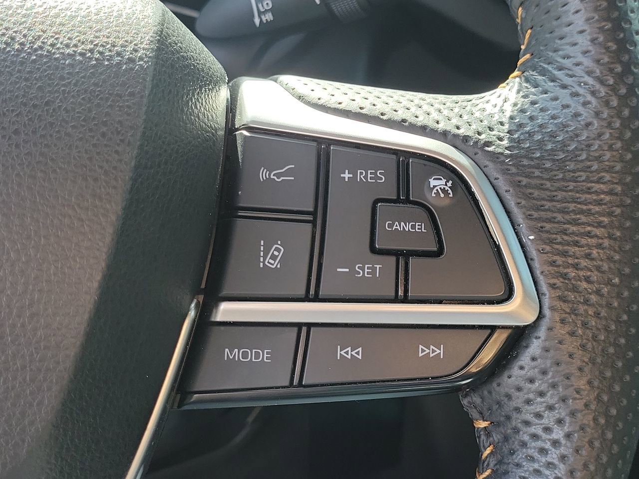 2023 Toyota Sienna Woodland Edition