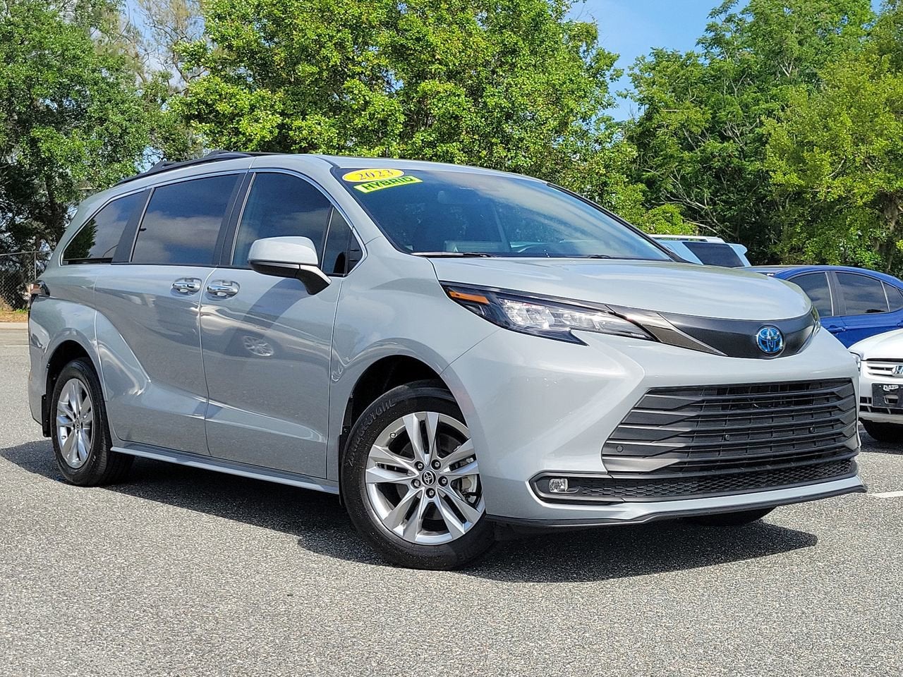 2023 Toyota Sienna Woodland Edition