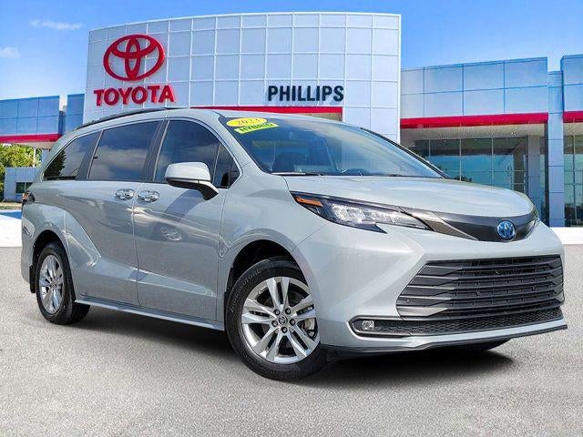 2023 Toyota Sienna Woodland Edition