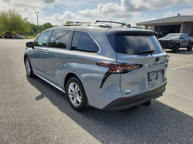 2023 Toyota Sienna Woodland Edition