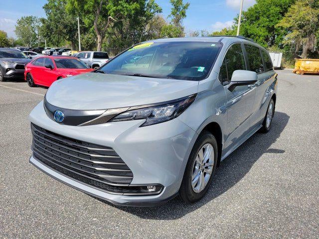 2023 Toyota Sienna Woodland Edition