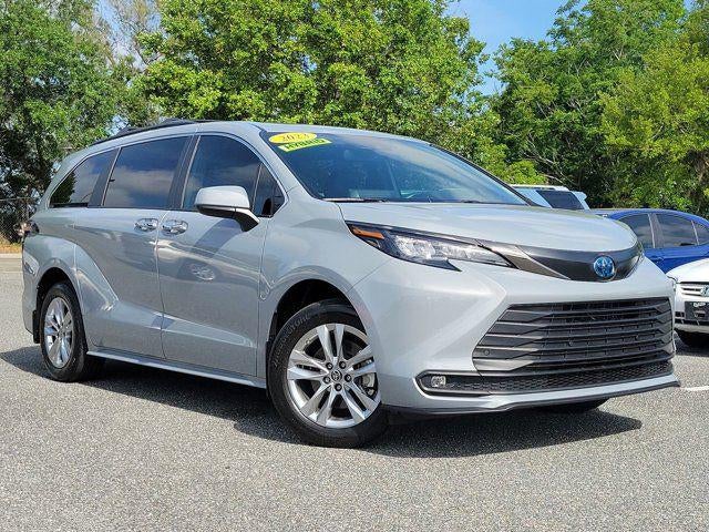 2023 Toyota Sienna Woodland Edition