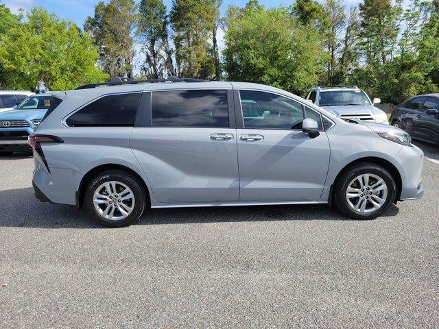 2023 Toyota Sienna Woodland Edition