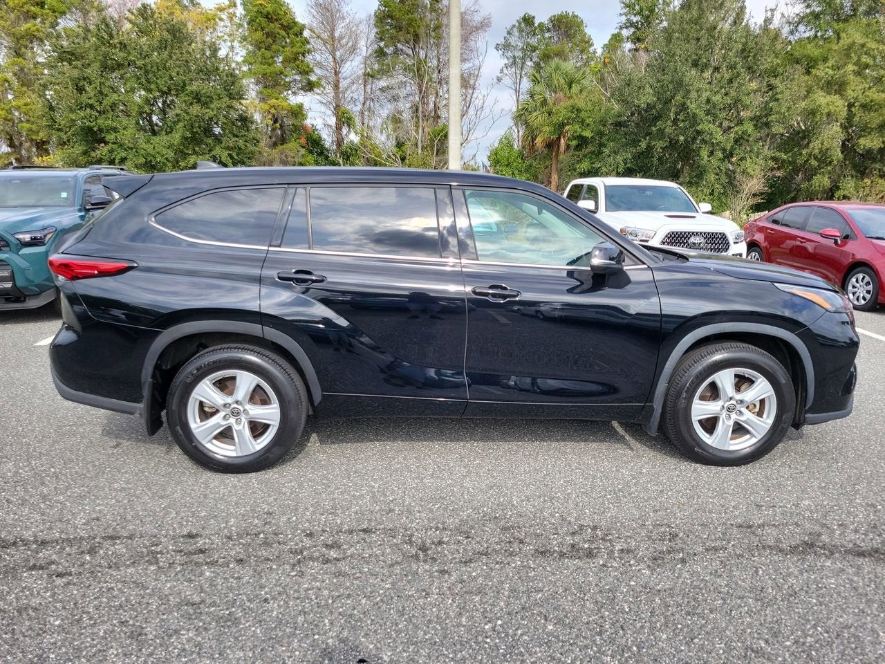 2022 Toyota Highlander L