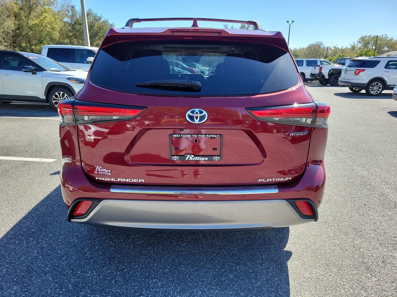 2022 Toyota Highlander Hybrid Platinum