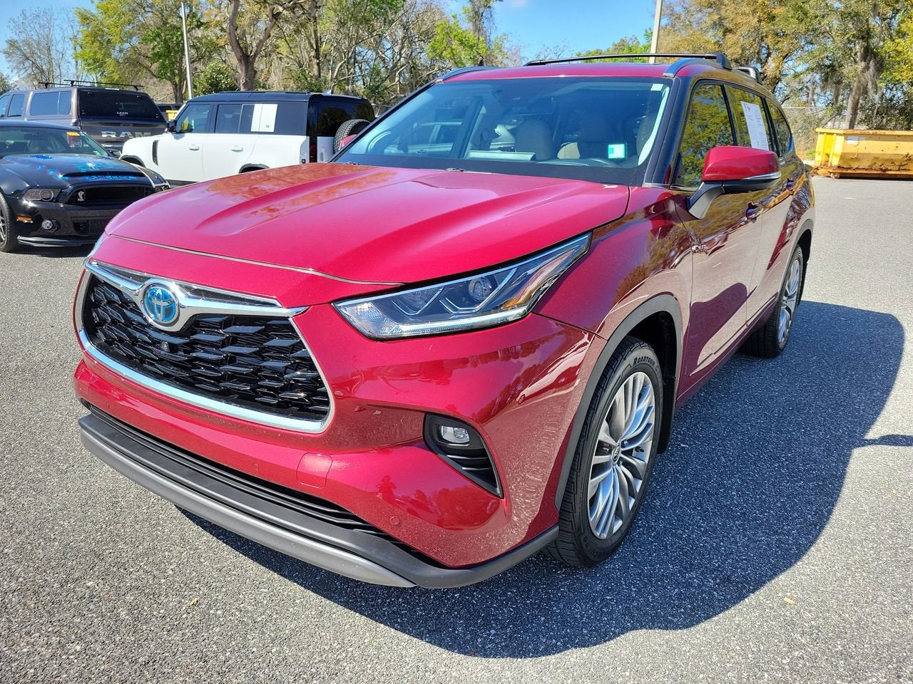 2022 Toyota Highlander Hybrid Platinum