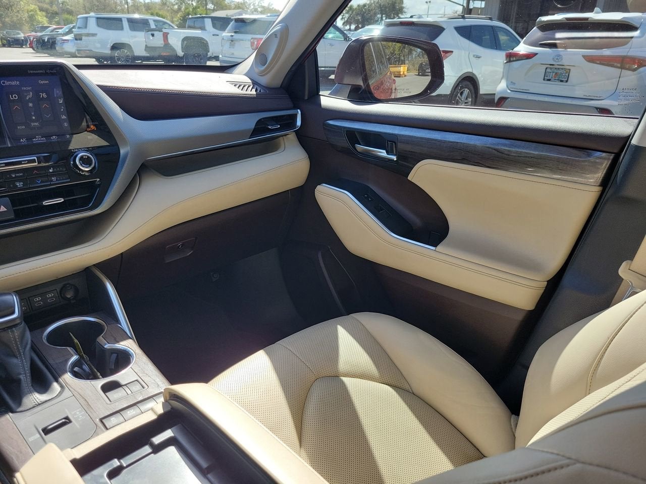 2022 Toyota Highlander Hybrid Platinum