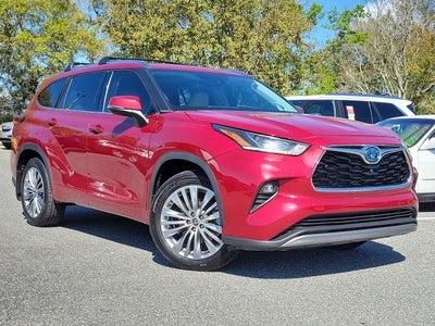 2022 Toyota Highlander Hybrid Platinum