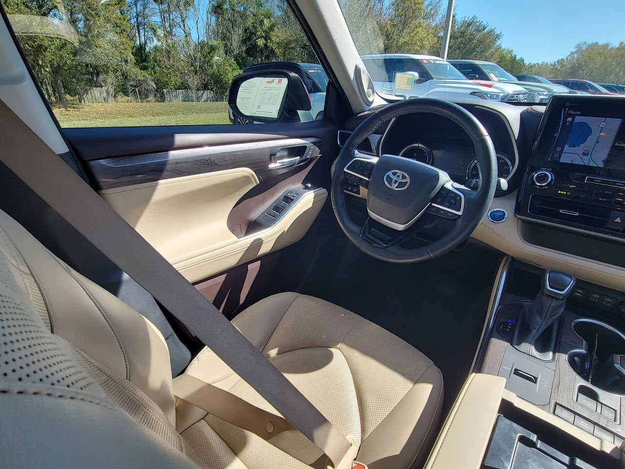 2022 Toyota Highlander Hybrid Platinum