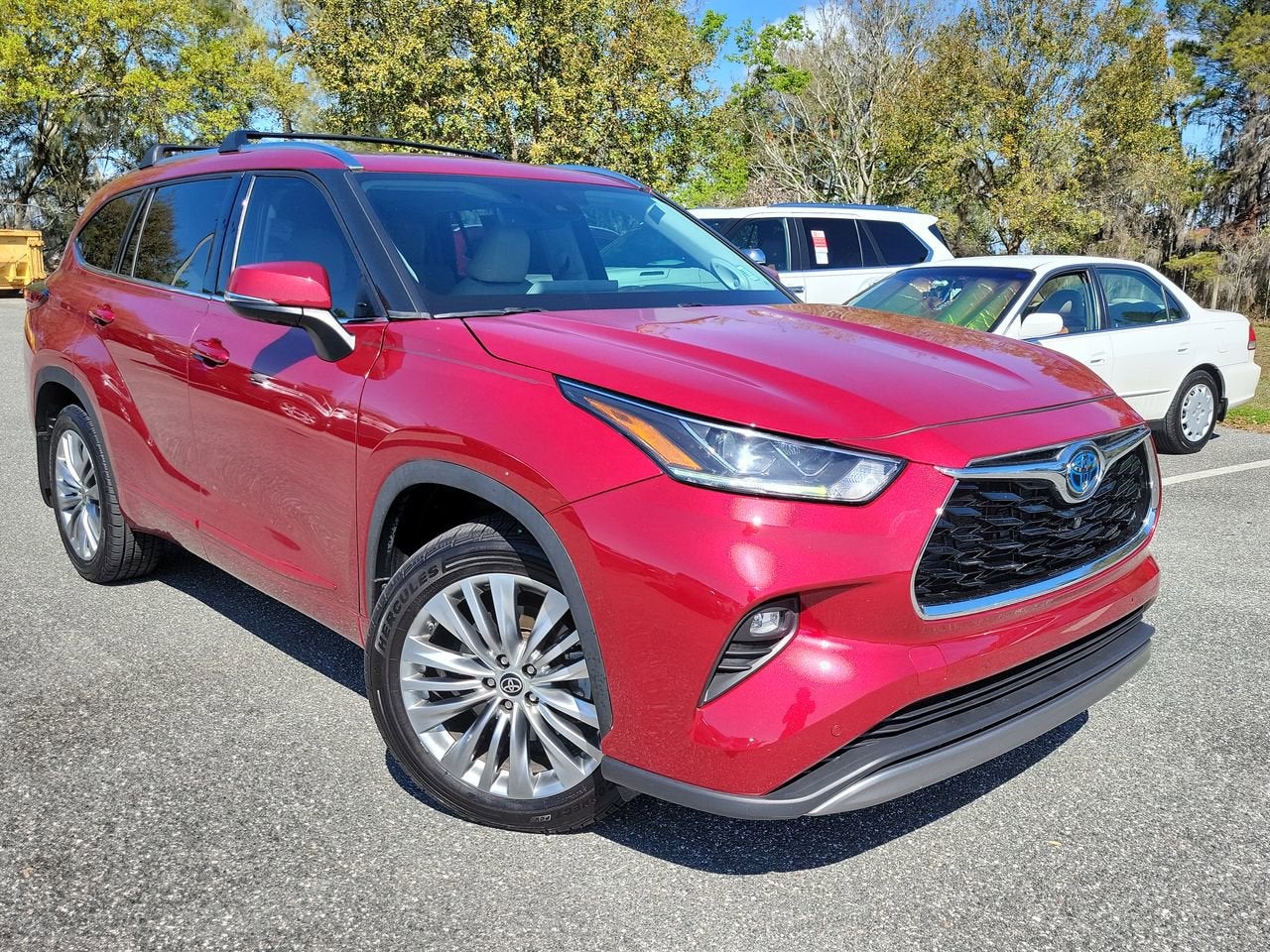 2022 Toyota Highlander Hybrid Platinum