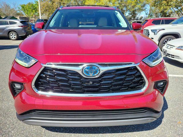 2022 Toyota Highlander Hybrid Platinum