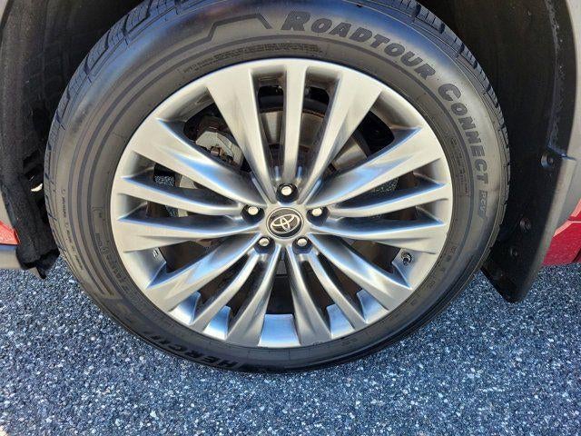 2022 Toyota Highlander Hybrid Platinum