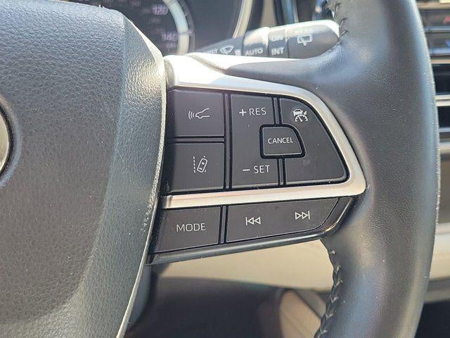 2022 Toyota Highlander Hybrid Platinum