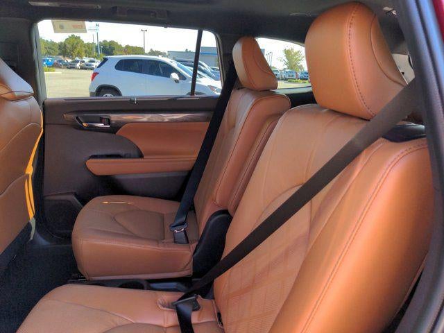 2022 Toyota Highlander Platinum