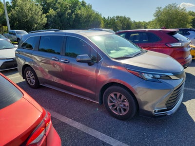 2024 Toyota Sienna XLE