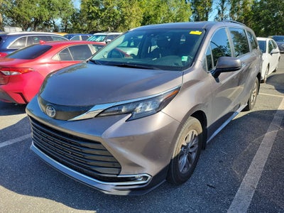 2024 Toyota Sienna XLE