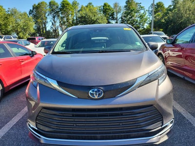 2024 Toyota Sienna XLE