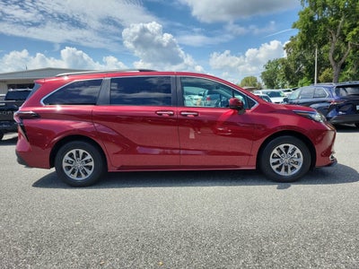 2023 Toyota Sienna XLE