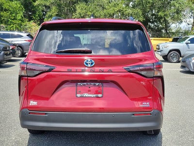 2023 Toyota Sienna XLE