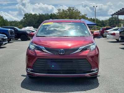 2023 Toyota Sienna XLE