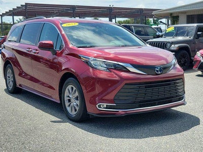 2023 Toyota Sienna XLE