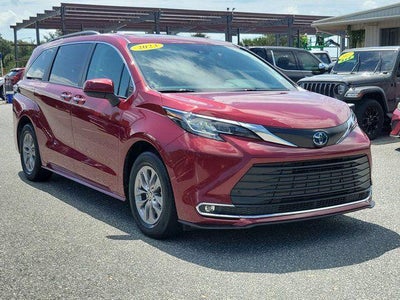 2023 Toyota Sienna XLE