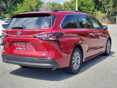 2023 Toyota Sienna XLE