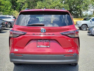 2023 Toyota Sienna XLE