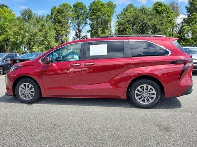 2023 Toyota Sienna XLE