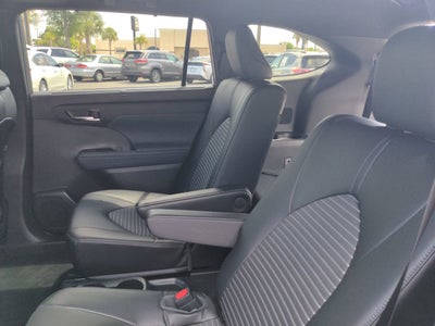 2022 Toyota Highlander XSE