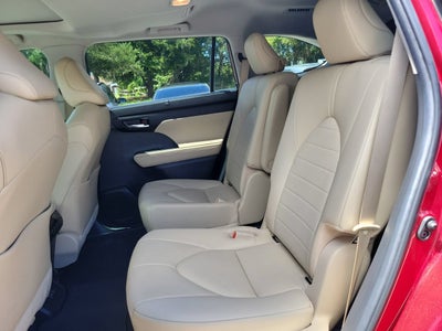 2023 Toyota Highlander Hybrid XLE