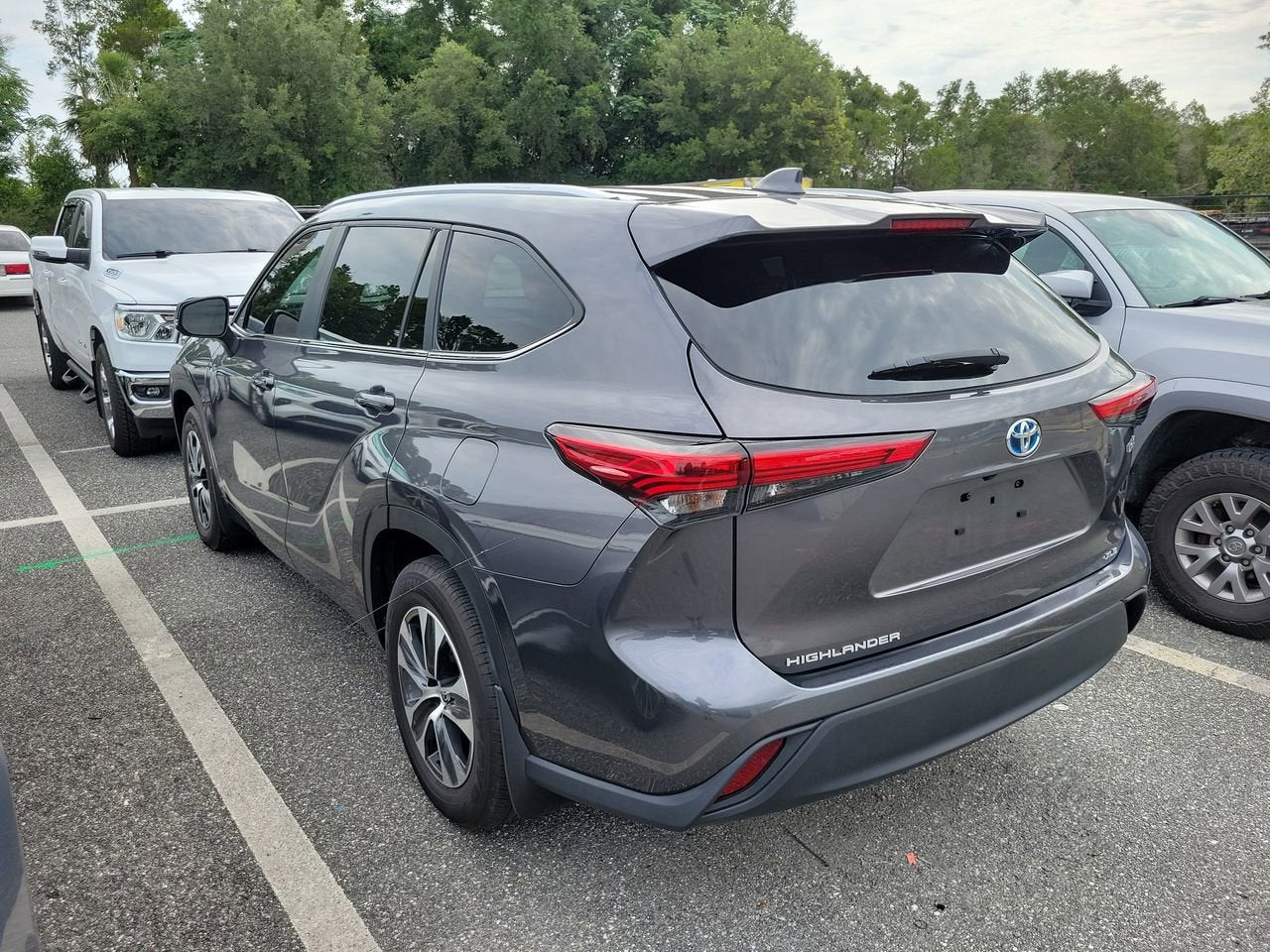 2023 Toyota Highlander Hybrid XLE