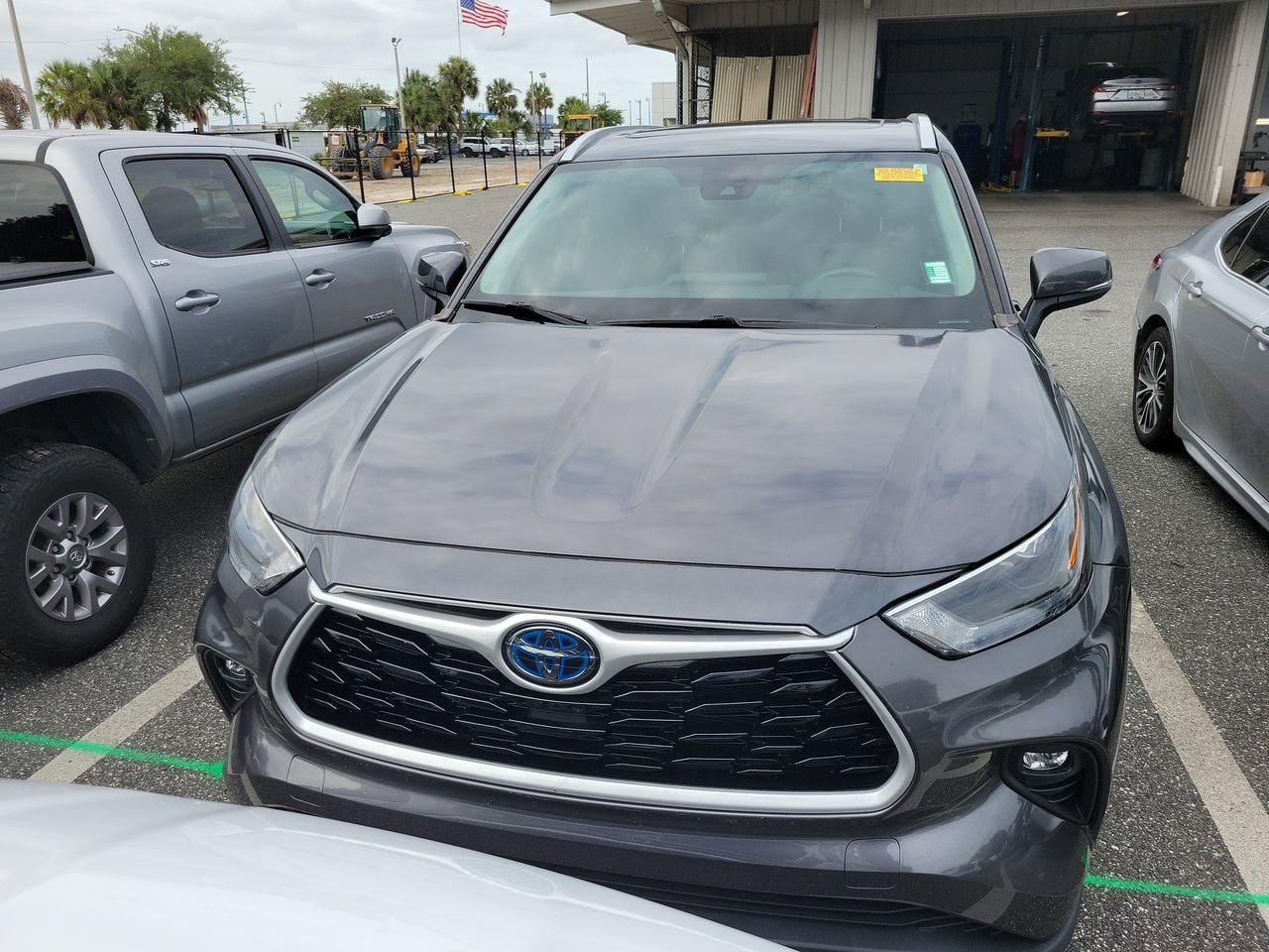 2023 Toyota Highlander Hybrid XLE